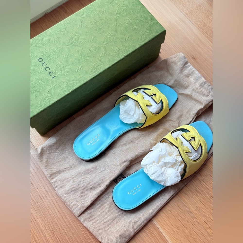 Brand new Gucci Bicolor Interlocking G Cutout Slide Sandal